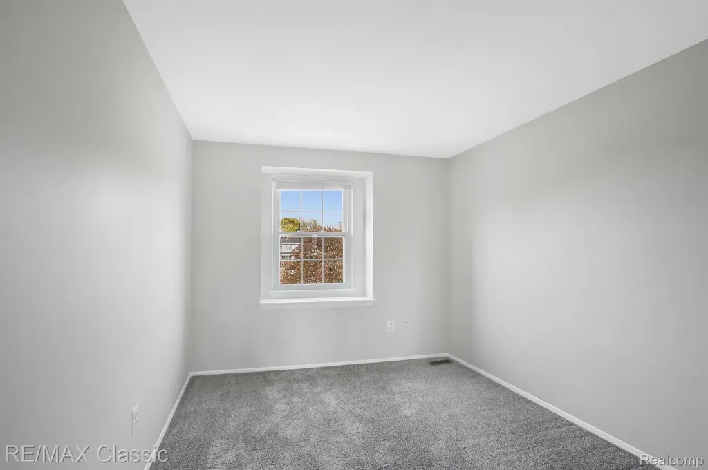 19580 Crystal Lake Drive Northville City MI 48167
