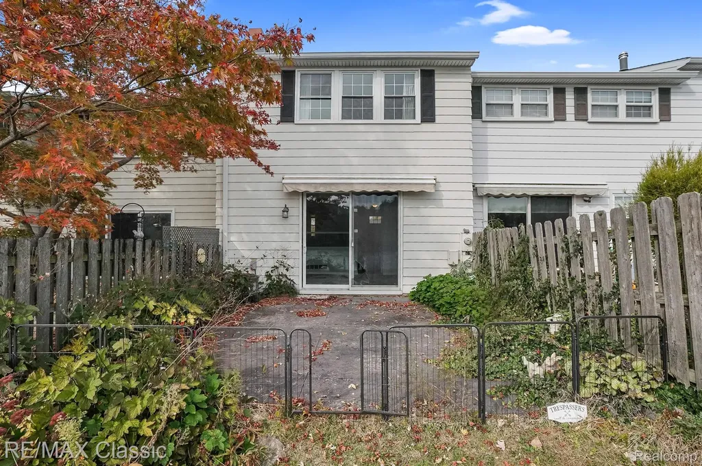 19580 Crystal Lake Drive Northville City MI 48167
