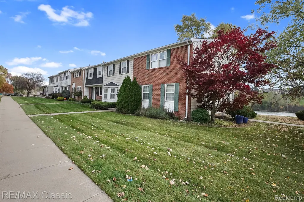 19580 Crystal Lake Drive Northville City MI 48167