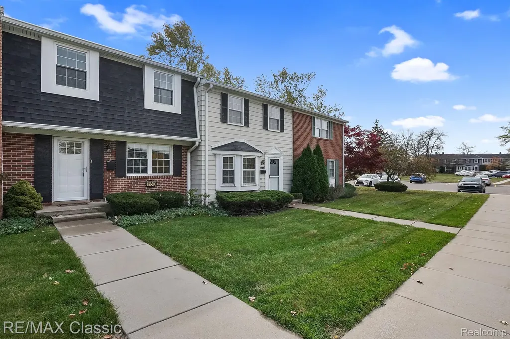 19580 Crystal Lake Drive Northville City MI 48167