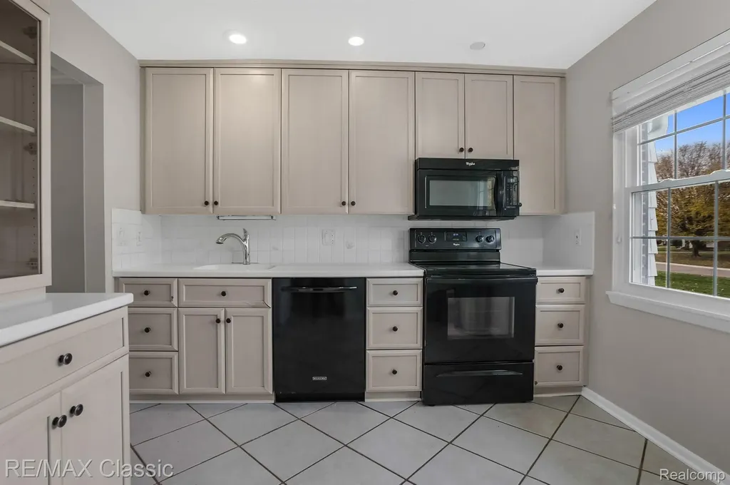 19580 Crystal Lake Drive Northville City MI 48167