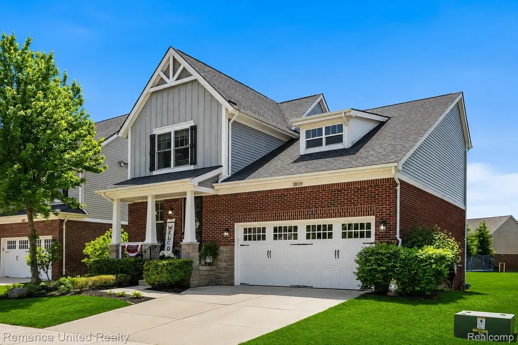 28519 Cottage Lane Lyon Charter Township MI 48165
