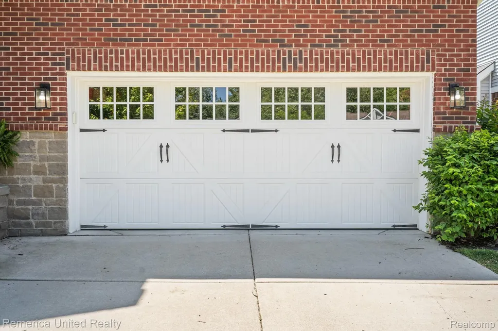 28519 Cottage Lane Lyon Charter Township MI 48165