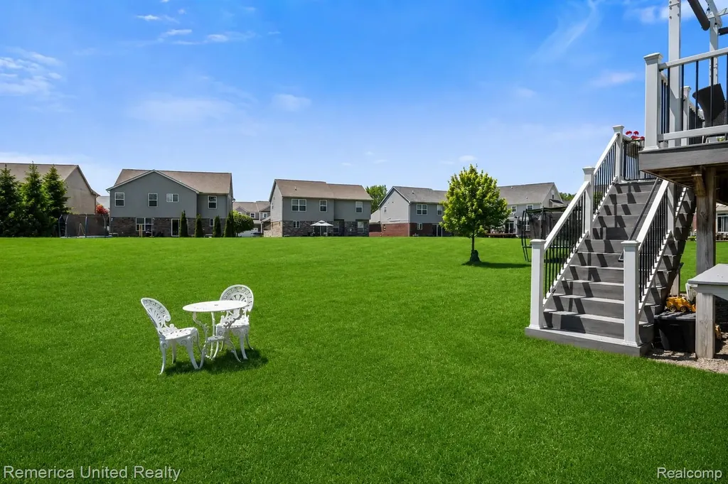 28519 Cottage Lane Lyon Charter Township MI 48165