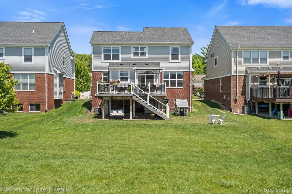 28519 Cottage Lane Lyon Charter Township MI 48165