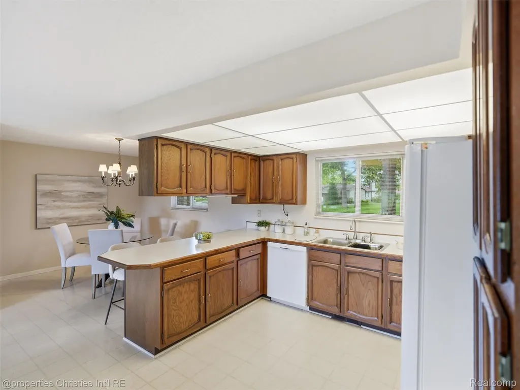 1721 Imperial Drive Highland Charter Township MI 48356
