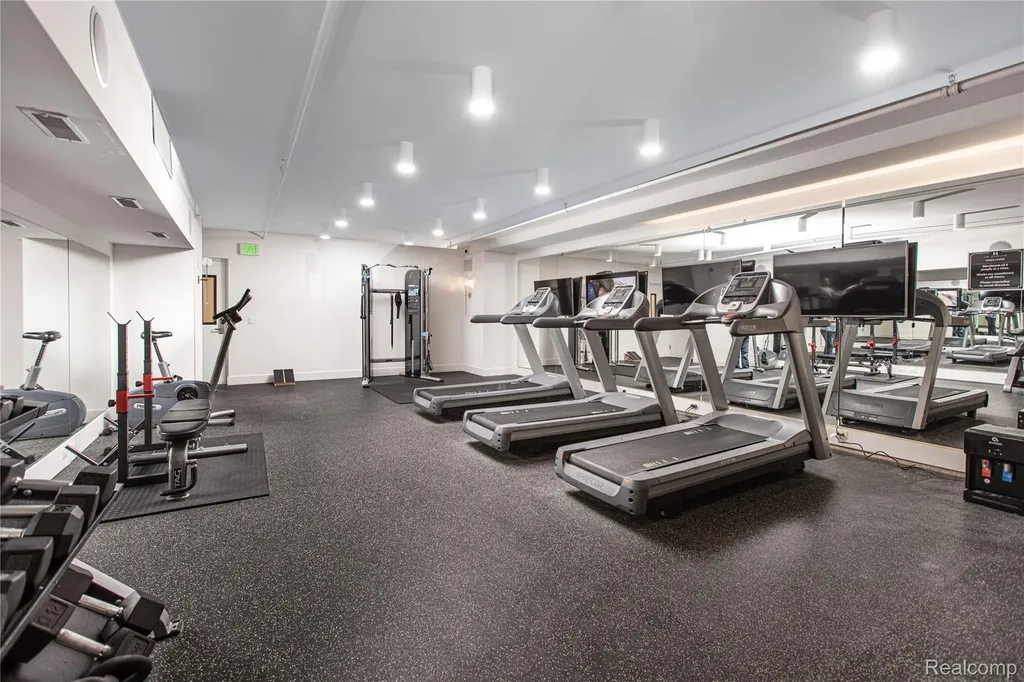 533 E Harrison Avenue Royal Oak City MI 48067