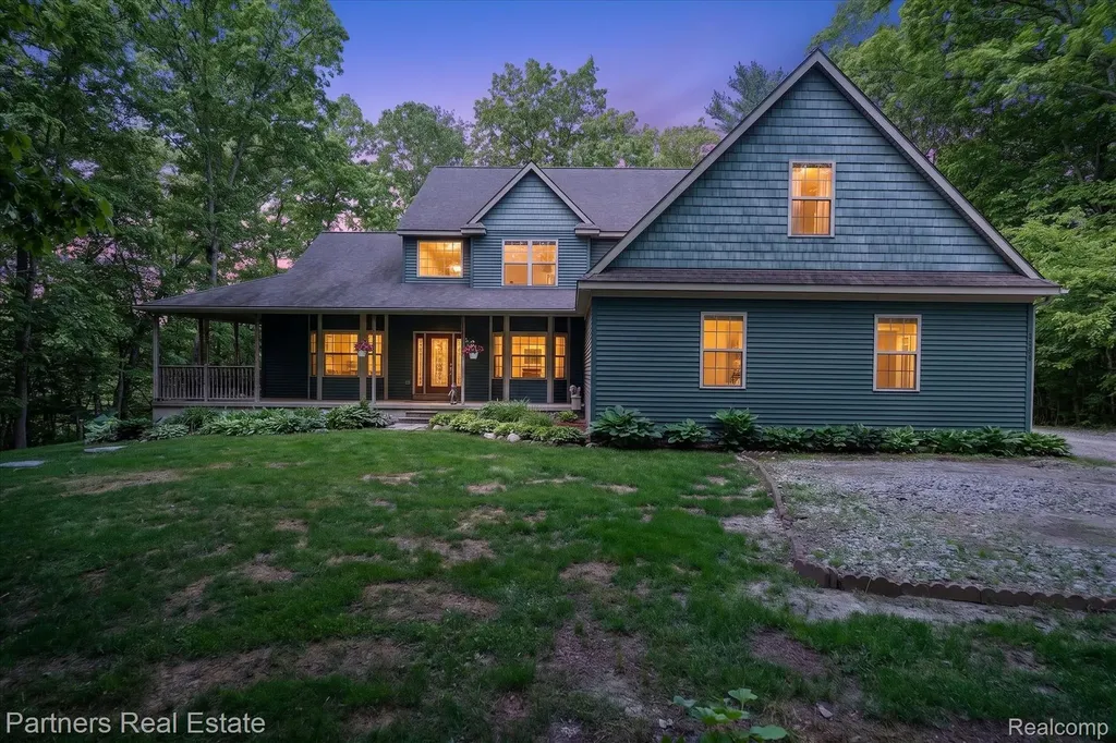 4053 Rolling Acres Drive Hartland Township MI 48353