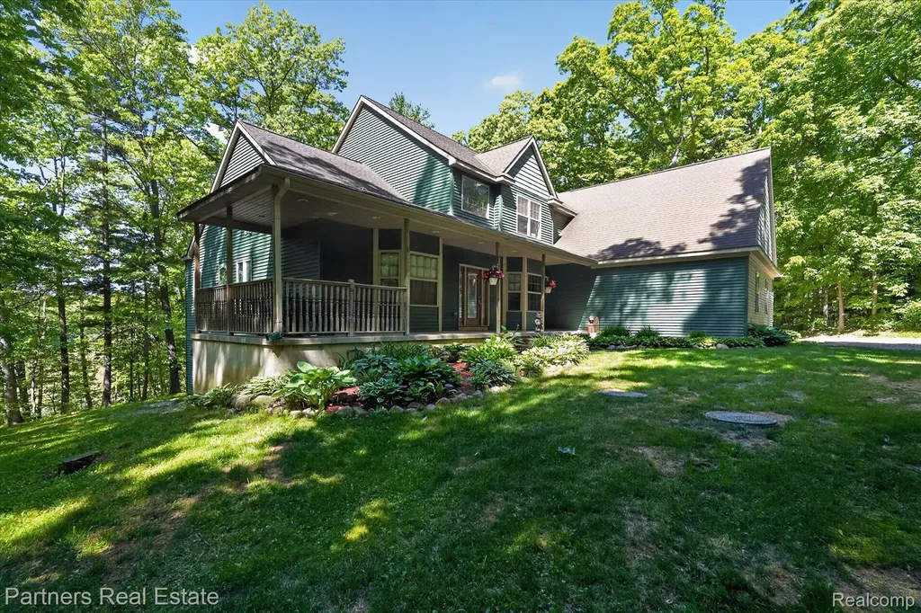 4053 Rolling Acres Drive Hartland Township MI 48353