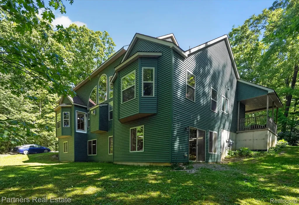 4053 Rolling Acres Drive Hartland Township MI 48353