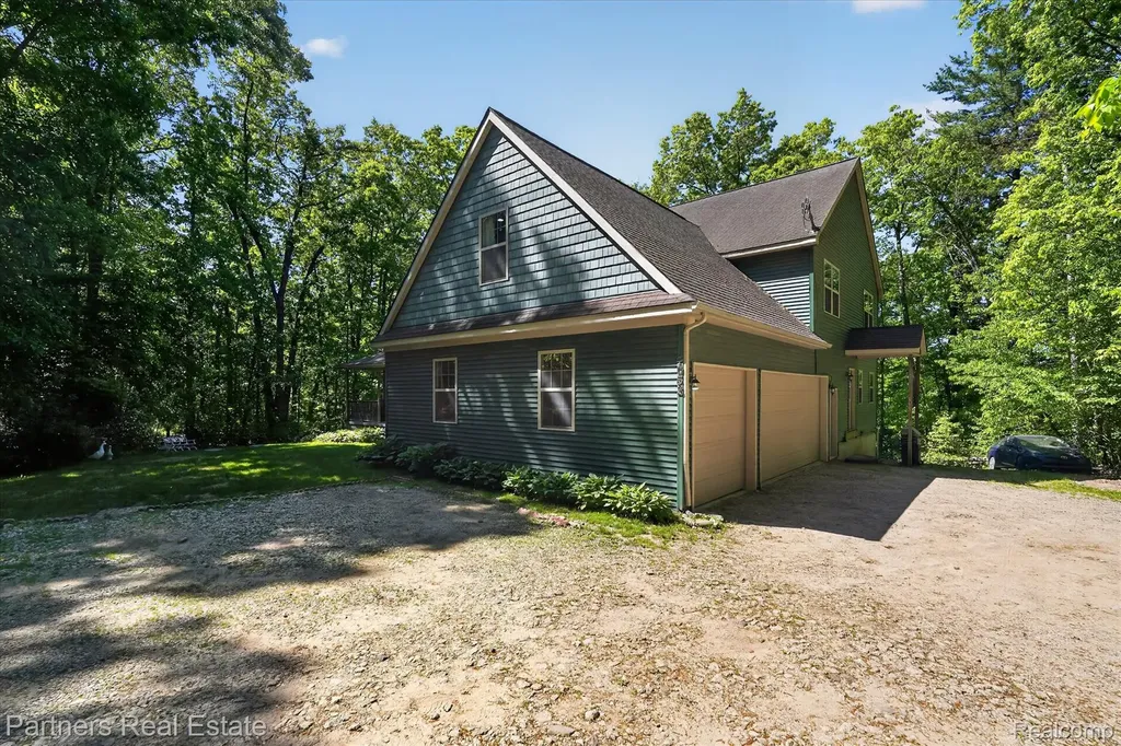 4053 Rolling Acres Drive Hartland Township MI 48353