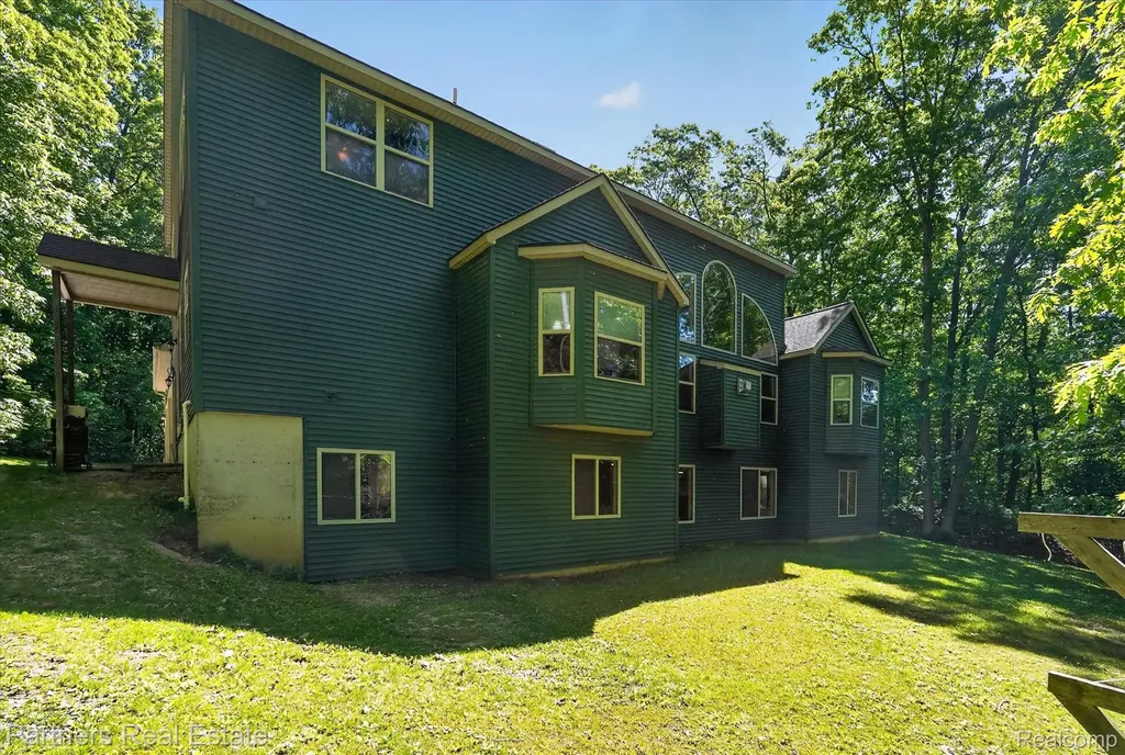 4053 Rolling Acres Drive Hartland Township MI 48353