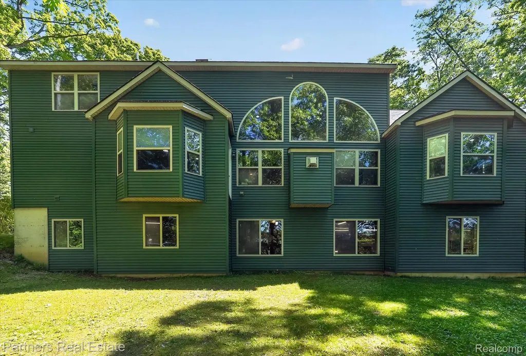 4053 Rolling Acres Drive Hartland Township MI 48353