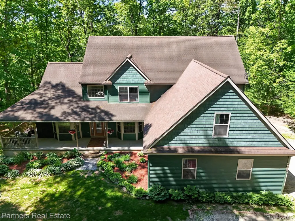 4053 Rolling Acres Drive Hartland Township MI 48353