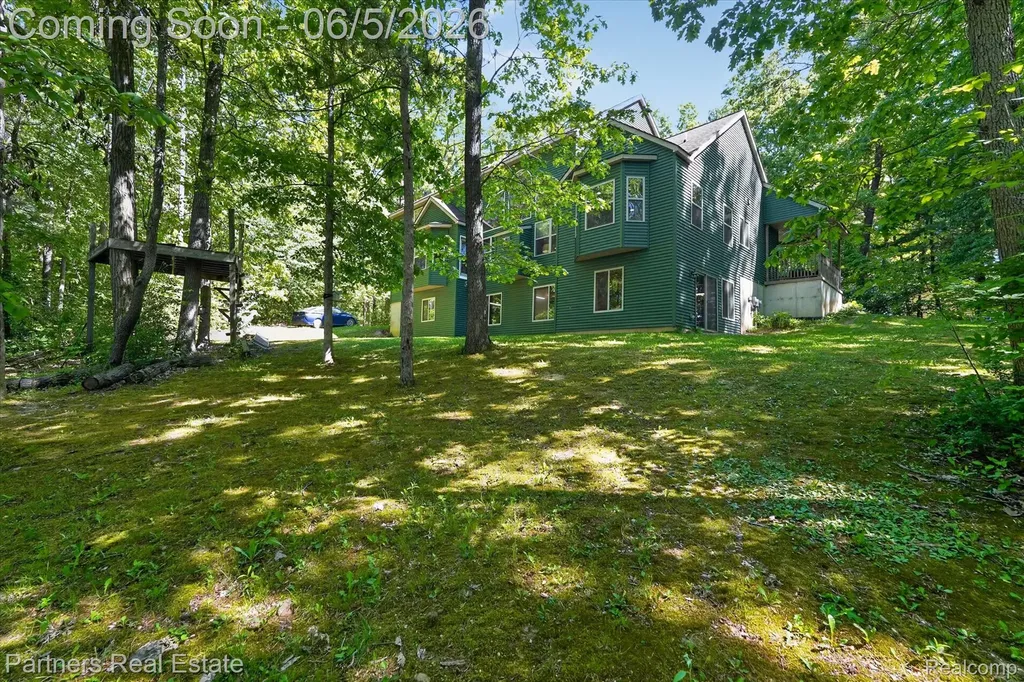 4053 Rolling Acres Drive Hartland Township MI 48353