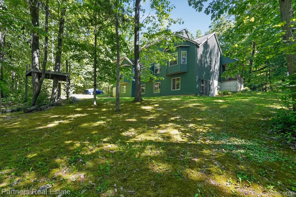 4053 Rolling Acres Drive Hartland Township MI 48353