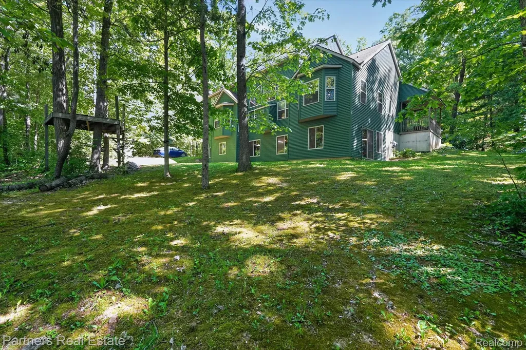 4053 Rolling Acres Drive Hartland Township MI 48353