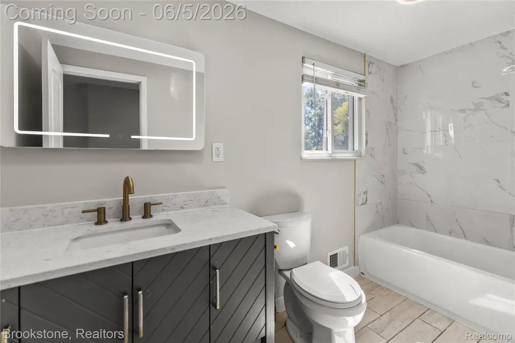 10835 Melbourne Avenue Allen Park City MI 48101