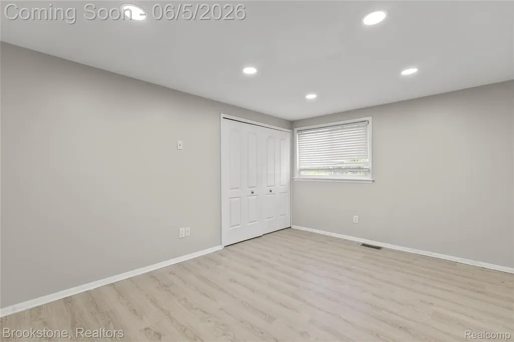 10835 Melbourne Avenue Allen Park City MI 48101