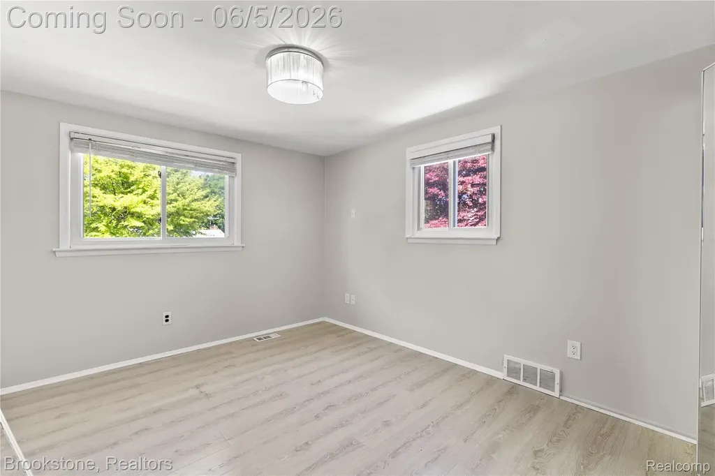 10835 Melbourne Avenue Allen Park City MI 48101