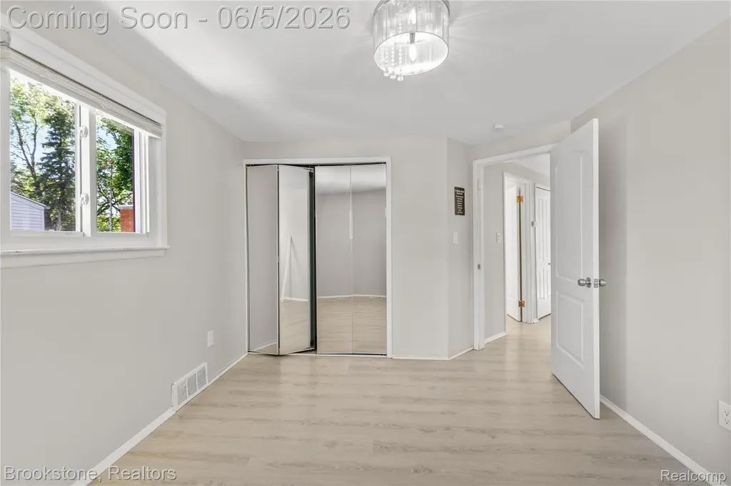 10835 Melbourne Avenue Allen Park City MI 48101
