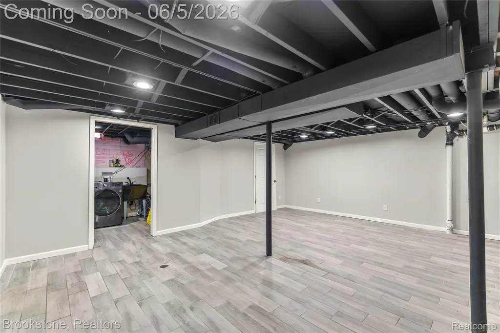 10835 Melbourne Avenue Allen Park City MI 48101