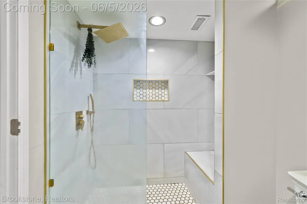 10835 Melbourne Avenue Allen Park City MI 48101
