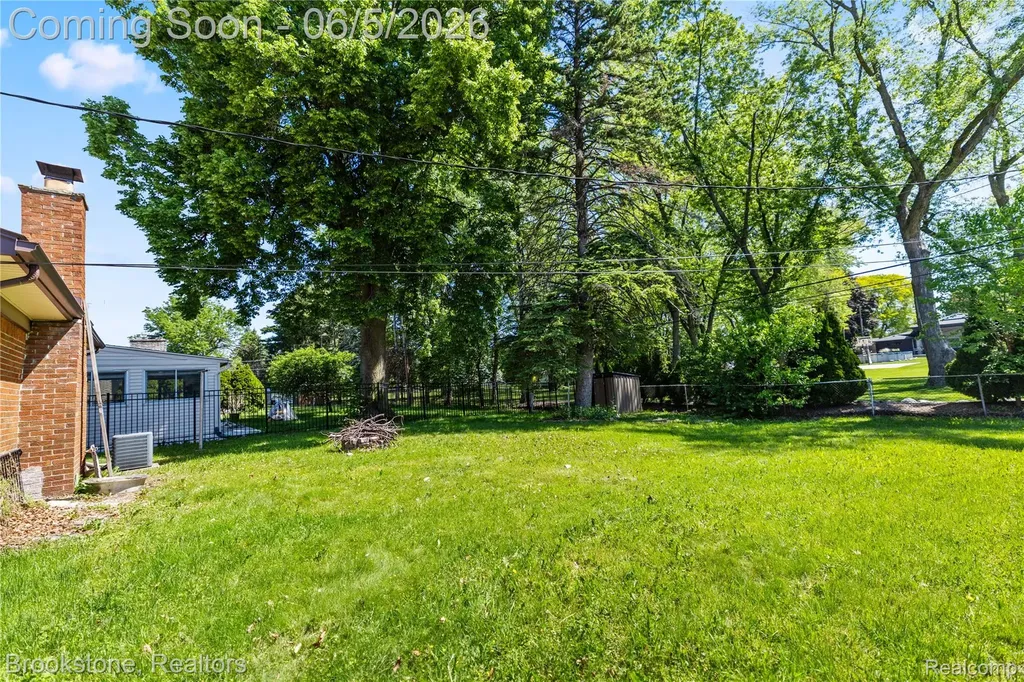 10835 Melbourne Avenue Allen Park City MI 48101