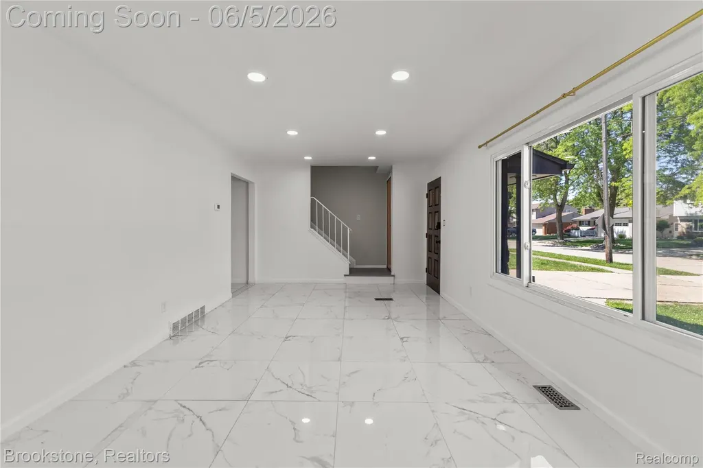 10835 Melbourne Avenue Allen Park City MI 48101