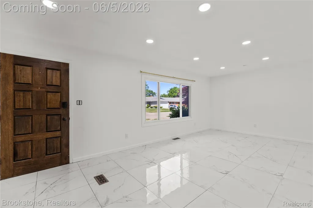 10835 Melbourne Avenue Allen Park City MI 48101