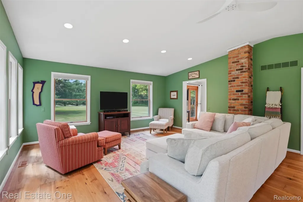1765 Rowe Road Highland Charter Township MI 48380