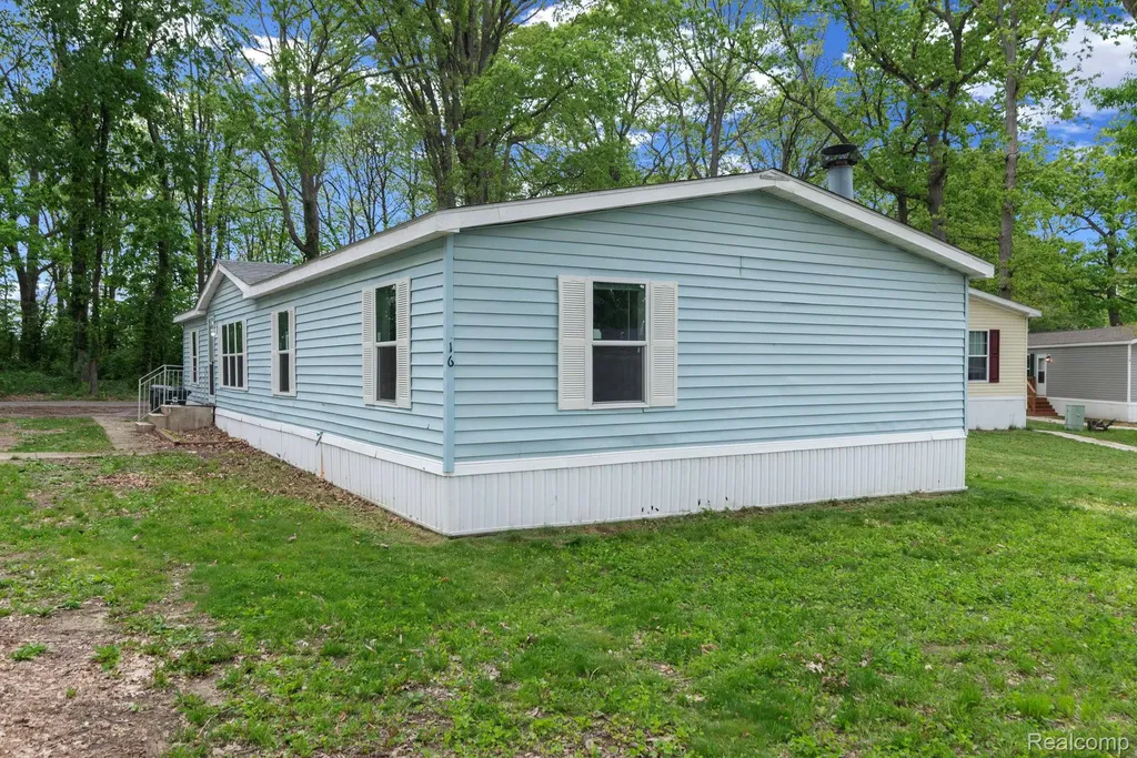 16 Canary Hill Drive Orion Charter Township MI 48359
