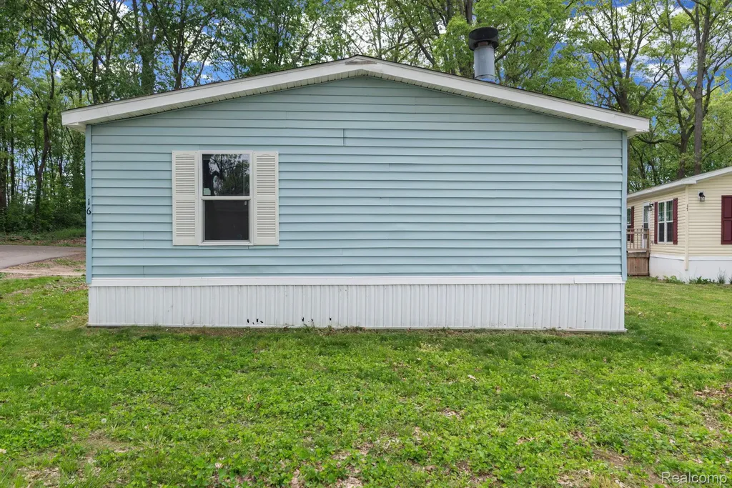 16 Canary Hill Drive Orion Charter Township MI 48359