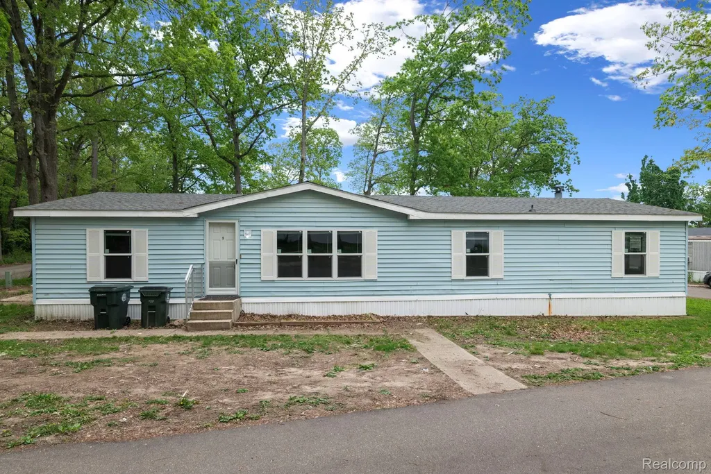 16 Canary Hill Drive Orion Charter Township MI 48359