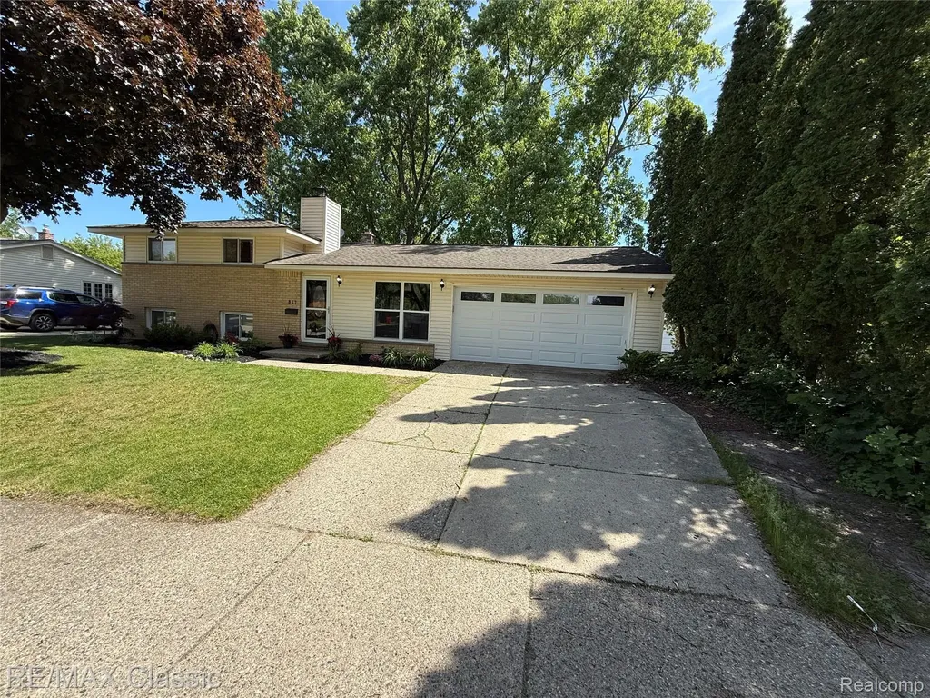 857 Panorama Drive Milford Village MI 48381