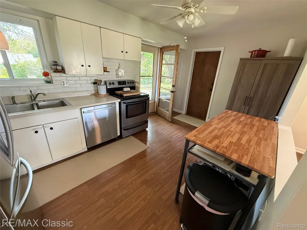 857 Panorama Drive Milford Village MI 48381