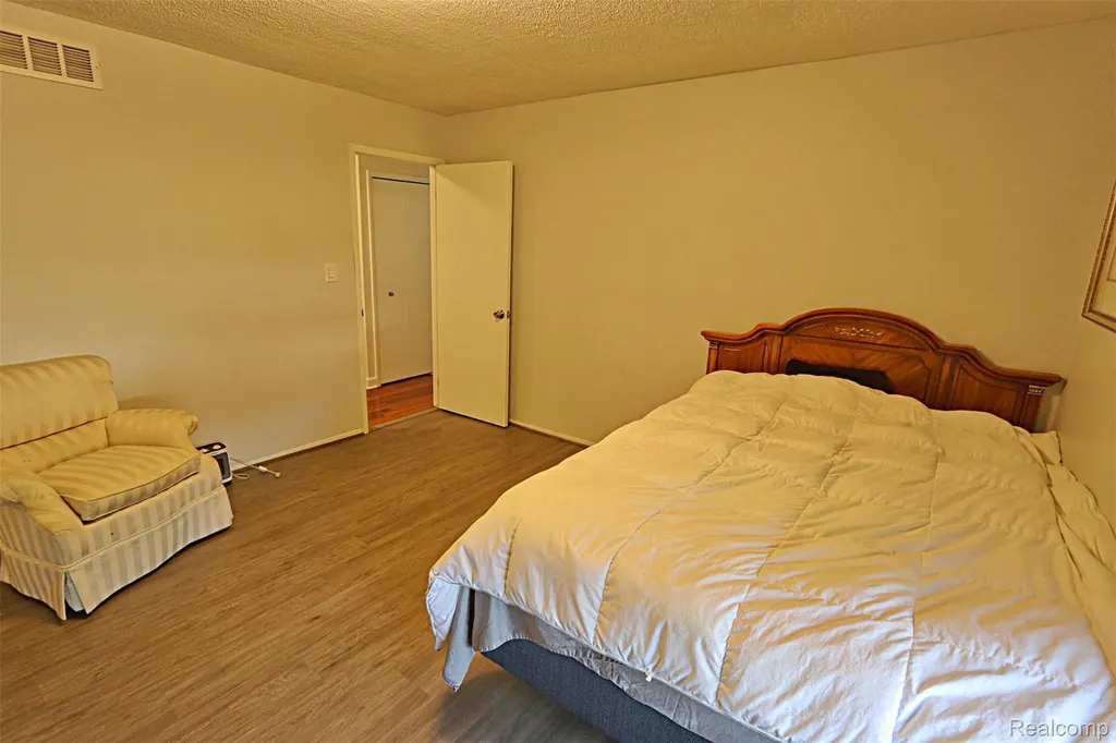 6198 Raintree Drive Canton Charter Township MI 48187