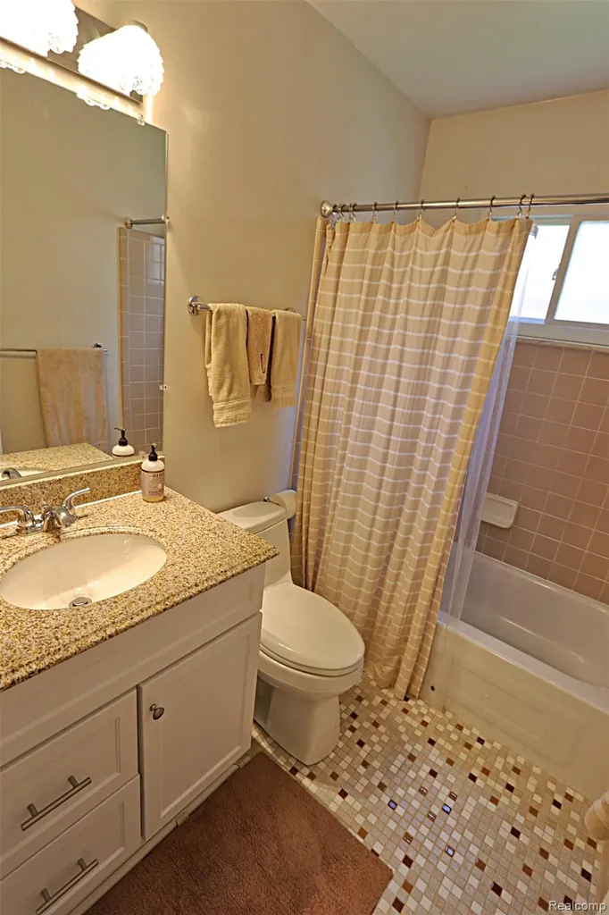 6198 Raintree Drive Canton Charter Township MI 48187