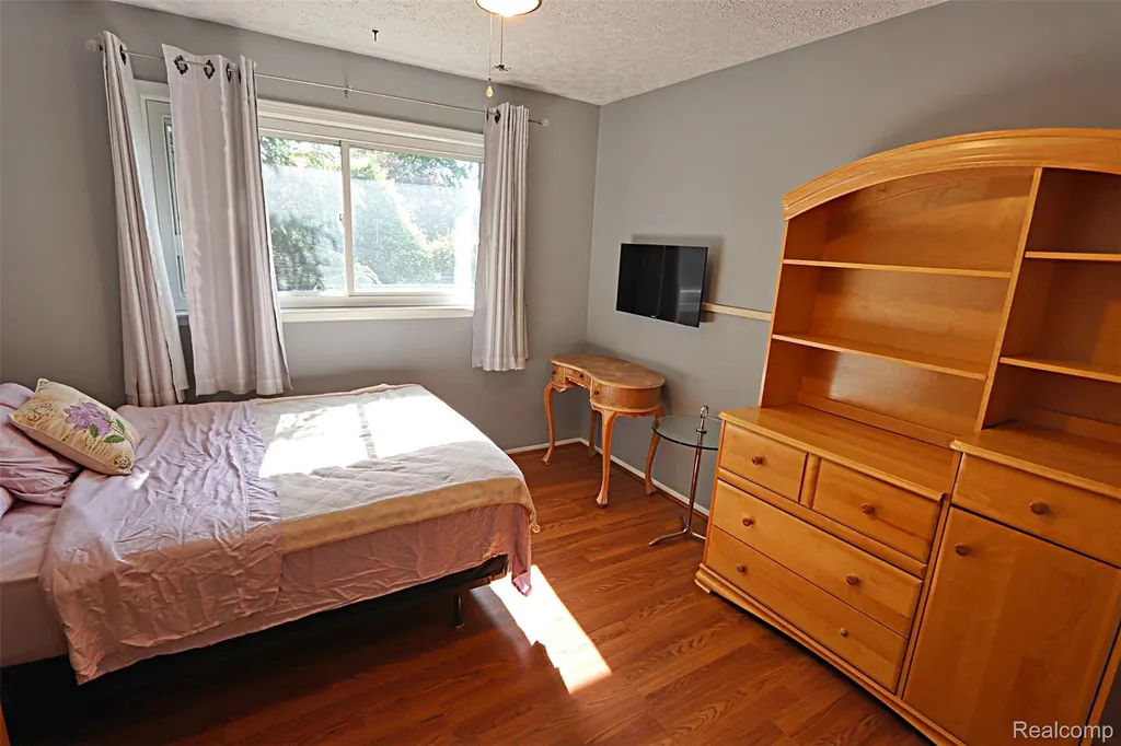 6198 Raintree Drive Canton Charter Township MI 48187