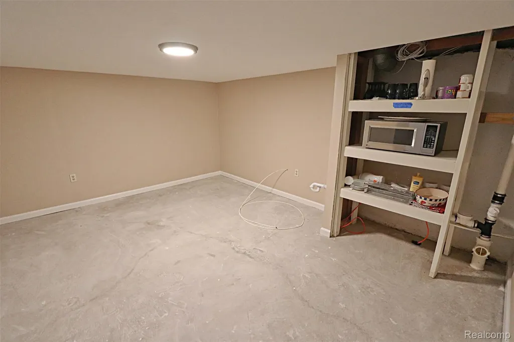 6198 Raintree Drive Canton Charter Township MI 48187