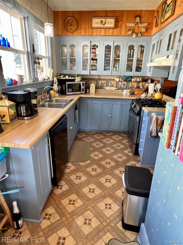 9280 River Road Clay Township MI 48001