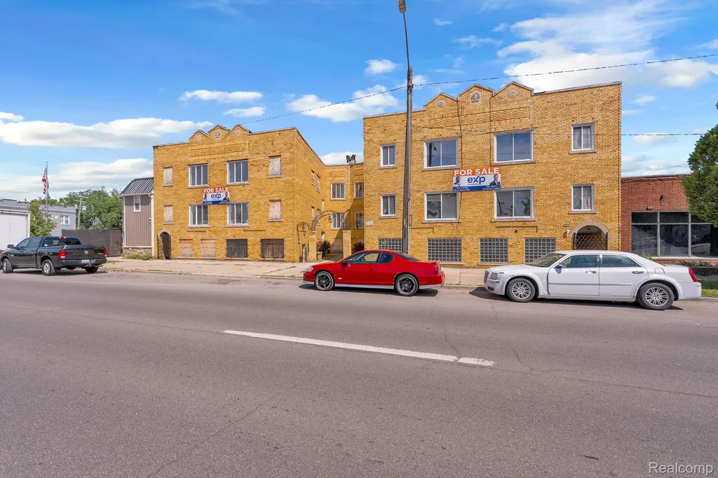 15523 Mack Avenue Detroit City MI 48224
