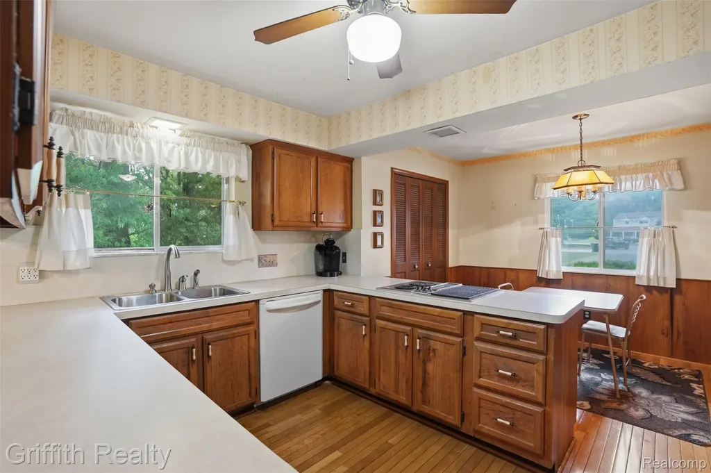 10646 Kenicott Trail Brighton Township MI 48114