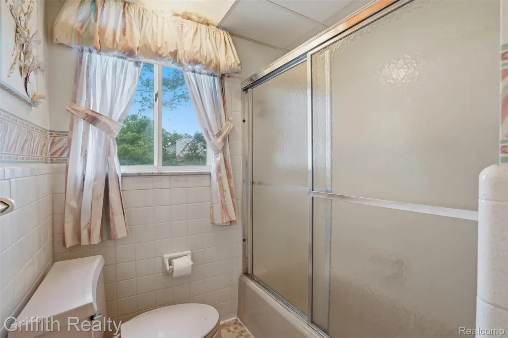 10646 Kenicott Trail Brighton Township MI 48114
