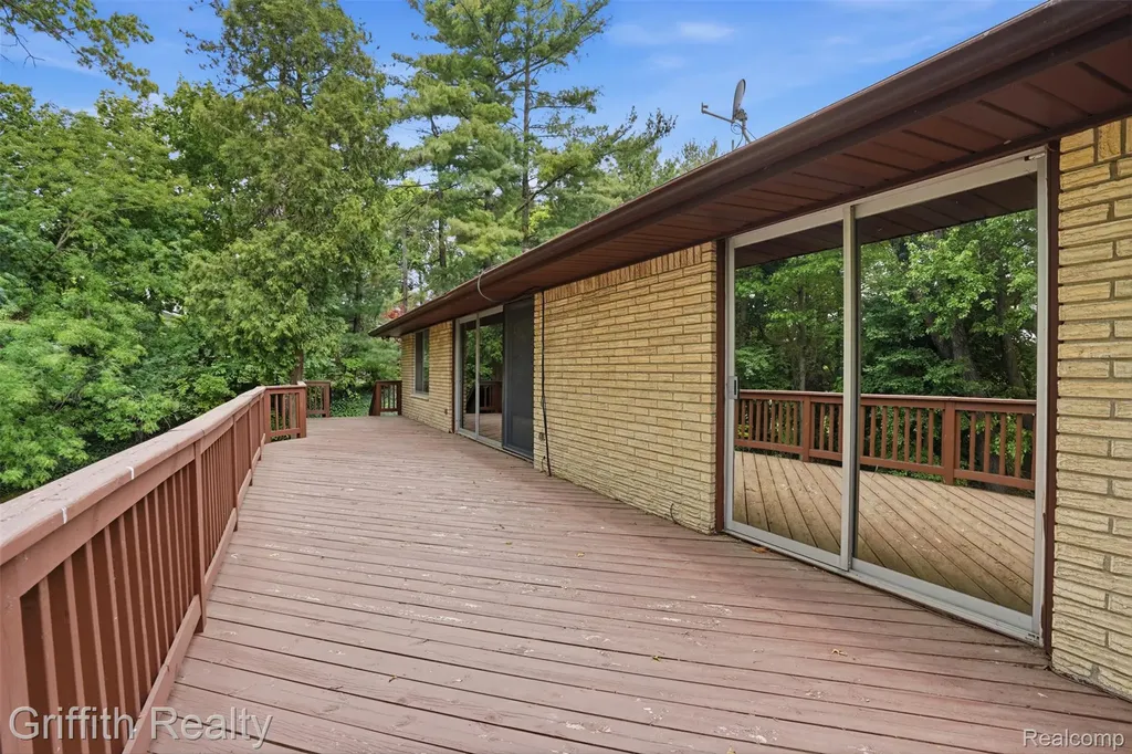10646 Kenicott Trail Brighton Township MI 48114