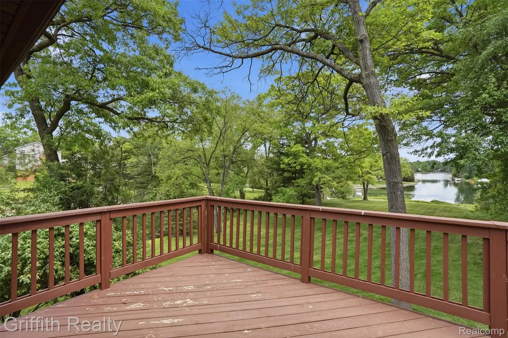 10646 Kenicott Trail Brighton Township MI 48114