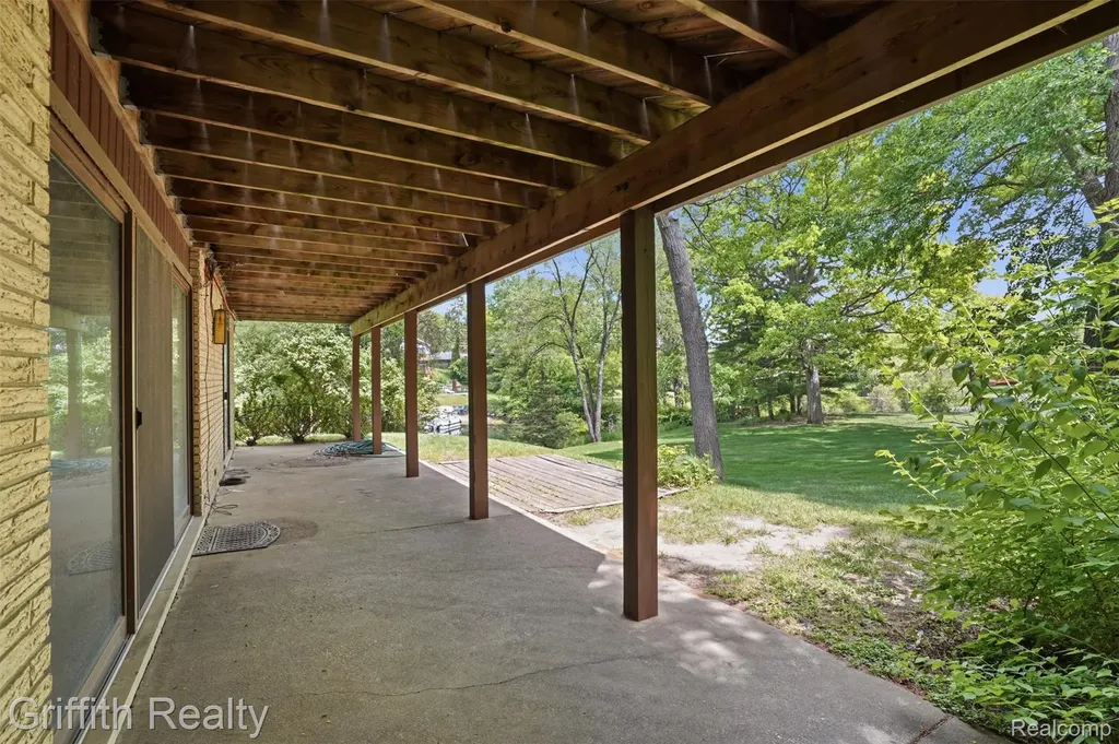 10646 Kenicott Trail Brighton Township MI 48114