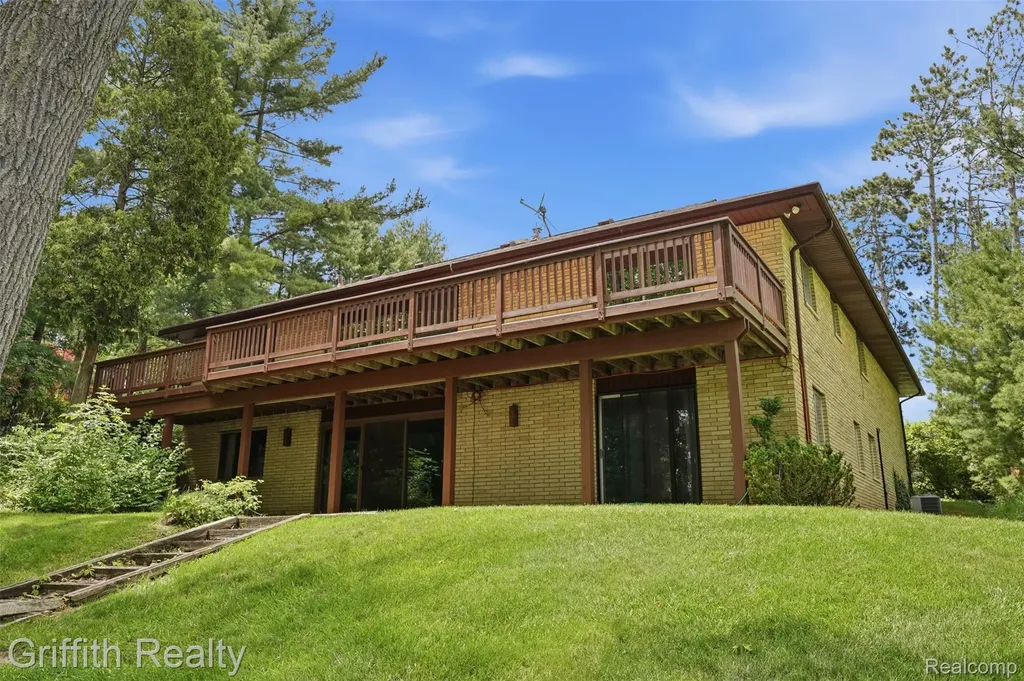 10646 Kenicott Trail Brighton Township MI 48114