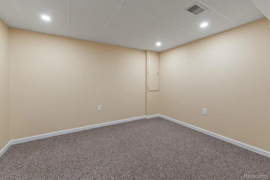 1513 Anne Drive Royal Oak City MI 48067