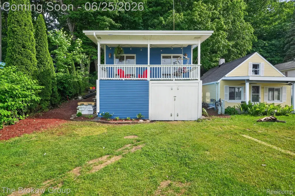 2076 Gray Park Drive Oregon Township MI 48446